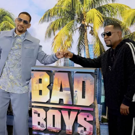 ويل سميث ومارتن لورانس في مركز تجربة بورشه في لوس أنجلوس - كاليفورنيا (Will Smith and Martin Lawrence at Porsche Experience Center Los Angeles in Los Angeles, California) -مصدر الصورة: Kevin .Winter/Getty Images/AFP