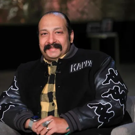 تفاصيل شخصية محمد ثروت في فيلم "ري ستارت" بطولة تامر حسني