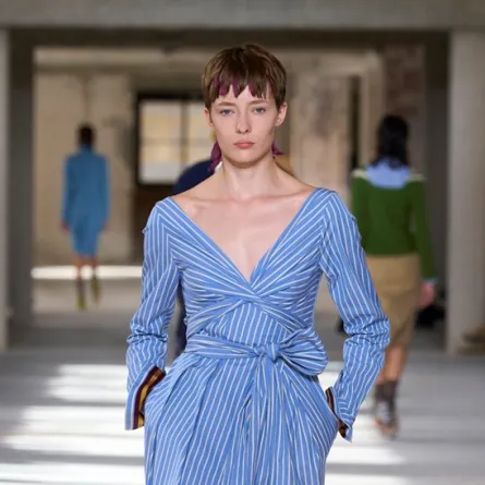 فستان من درايز فان نوتن Dries Van Noten -الصورة من Launchmetrics/Spotlight ©