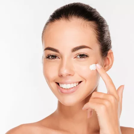 فوائد حمض اللاكتيك للبشرة الدهنية