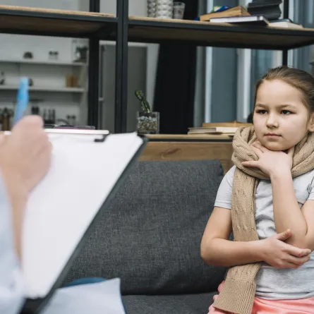 صورة لطفلة مريضة