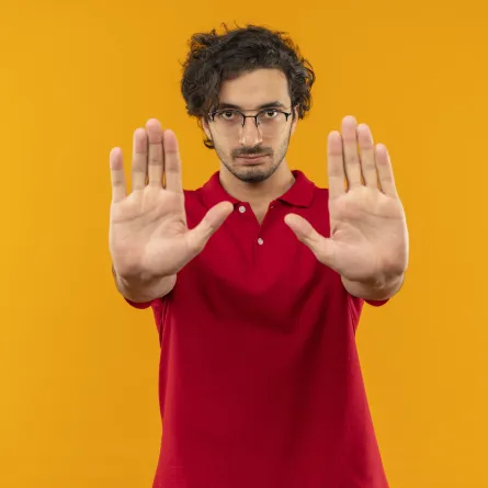  متى يجب أن ترفض المهام في العمل؟ - المصدر: freepik by stockking