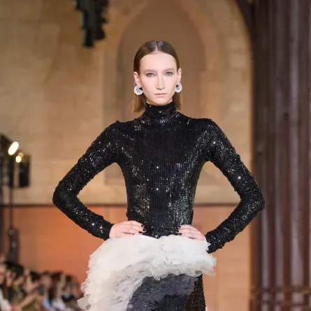 فستان من راهول ميشرا Rahul Mishra - الصورة من Launchmetrics/Spotlight ©