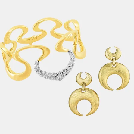 مجوهرات على شكل القمر 