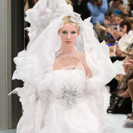 فستان من يانينا كوتور Yanina Couture - الصورة من Launchmetrics/Spotlight ©