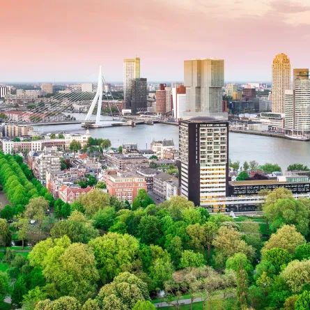 روتردام كما تبدو وقت الغروب