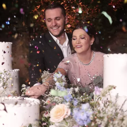 دانا الحلاني وخطيبها آلان سعد - الصورة من حساب دانا الرسمي على إنستغرام