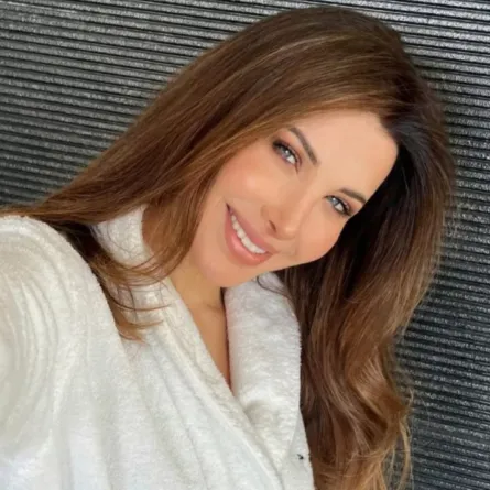 نانسي عجرم تشوق جمهورها لأحدث أغانيها