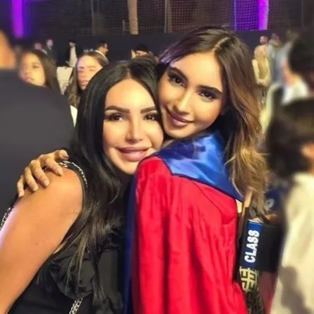 إنجي علاء وابنتها جنى من حفل تخرجها - الصورة من حسابها على إنستغرام