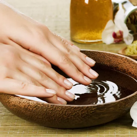 فوائد الشاي الأخضر للأظافر لن تتوقعيها.. لا تترددي في استخدامه