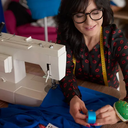 تفسير حلم إصلاح الملابس في المنام