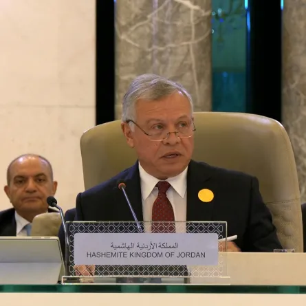 ملك الأردن عبدالله الثاني خلال انعقاد القمة العربية في جدة (مصدر الصورة: Jordanian Royal Palace / AFP)