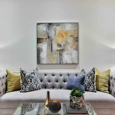 أريكة منجدة