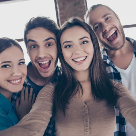 أي نوع من الأصدقاء أنت بحسب برجك 