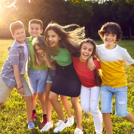 صورة أطفال سعداء