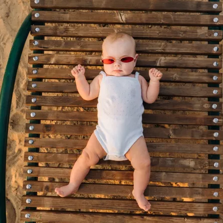 صورة تعريض المولود للشمس