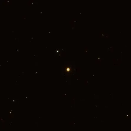  المريخ وأعلى يساره اورانوس عبر المناظير بألافق الشرقي قبل شروق في الوقت الحالي - الصورة من حساب الجمعية الفلكية بجدة على فيسبوك