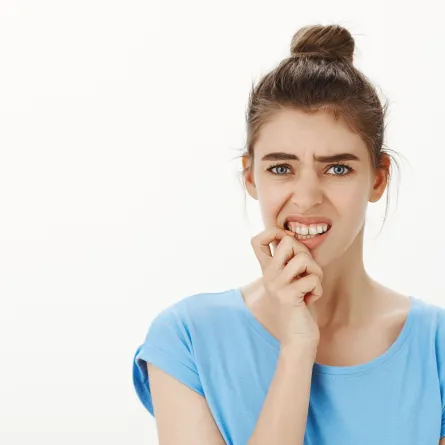 حلم سقوط الأسنان في اليد- مصدر الصورة: Freepik by cookie_studio