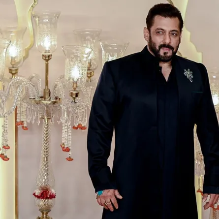 سلمان خان في حفل زفاف أنانت أمباني وراديكا ميرشانت في مومباي (Salman Khan at the wedding ceremony of Anant Ambani and Radhika Merchant in Mumbai ). مصدر الصورة: Punit PARANJPE and Punit PARANJPE / AFP