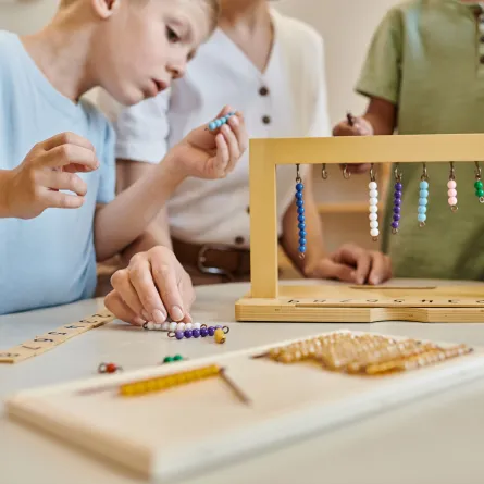 صورة لألعاب مونتيسوري