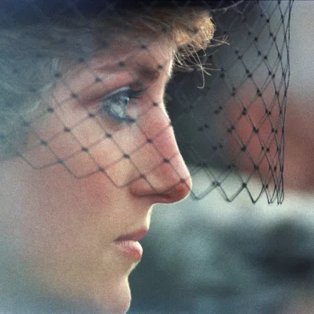 الأميرة ديانا في أورلي بالقرب من باريس (Princess Diana at Orly, near Paris). مصدر الصورة: Jean-Loup GAUTREAU / AFP
