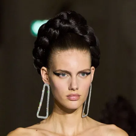 طريقة رفع الوجه بالمكياج كالمحترفين بخطوات سهلة وبسيطة