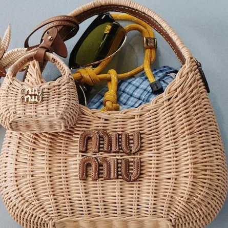 من ميوميو MiuMiu -الصورة من العلاقات العامة للدار