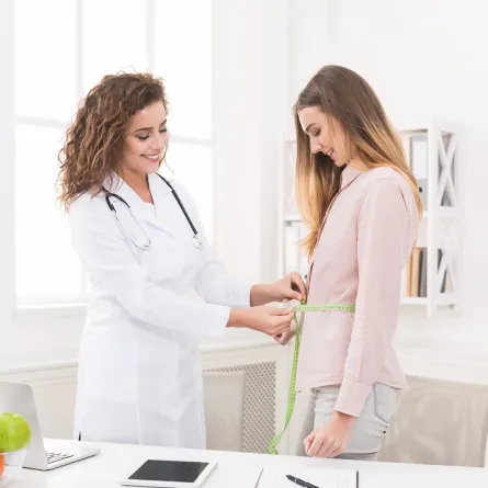 ضرورة قياس الوزن لدى اختصاصية التغذية لنتيجة مضمونة