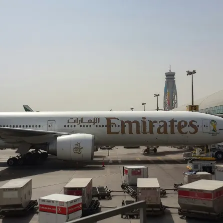 مطارات دبي تستقبل عددًا كبيرًا من المسافرين. الصورة من موقع unsplash