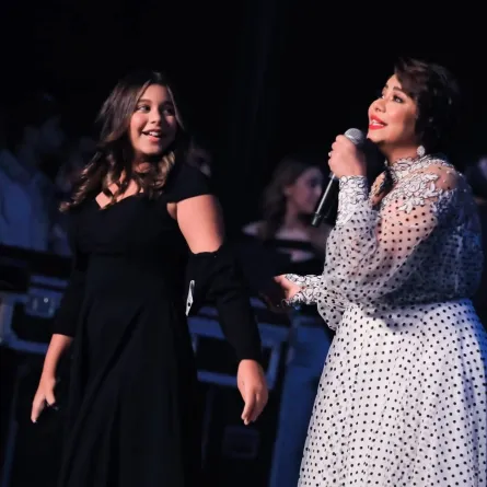 شيرين عبد الوهاب وابنتها هنا - الصورة من حساب شيرين على منصة X