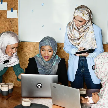 تفسير حلم الحجاب الملوَّن في المنام 