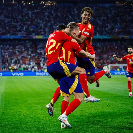 من لقاء اليوم