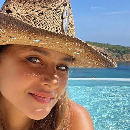 نيللي كريم تكشف سبب حضورها أسبوع باريس للموضة