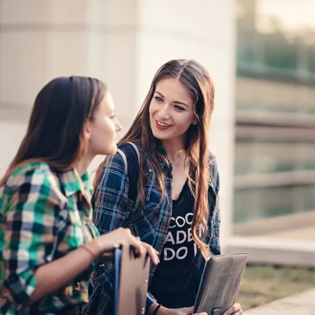 يعمل التعليم الجامعي على تكوين المهارات الابتكارية والعملية للطلاب