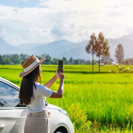 للسفر بالسيارة إيجابيات عدة