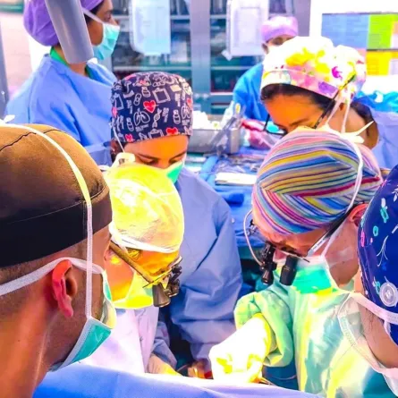 نقل 3 قلوب من أبوظبي وجدة والرياض وزراعتها لمرضى في أقل من 24 ساعة.- مصدر الصورة واس