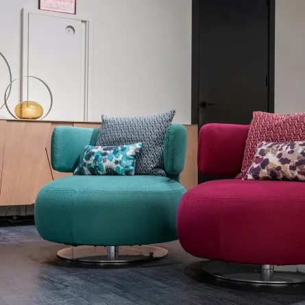 أريكتان صغيرتان منجدتان 