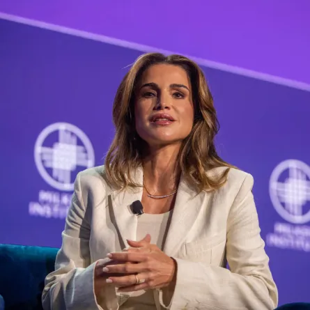 الملكة رانيا العبدالله Queen Rania al Abdullah في كاليفورنيا (مصدر الصورة: Apu Gomes / GETTY IMAGES NORTH AMERICA / Getty Images via AFP)