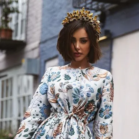 تسبح وسط الدلافين.. إجازة صيفية على طريقة بسمة بوسيل وأبنائها