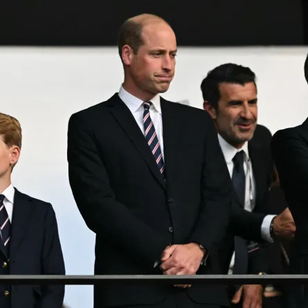 الأمير ويليام والأمير جورج Prince William and Prince George خلال حضورهما مباراة النهائيات (مصدر الصورة: INA FASSBENDER / AFP)