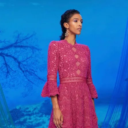 إطلالة من تاداشي شوجي Tadashi Shoji - الصورة من Launchmetrics/Spotlight ©