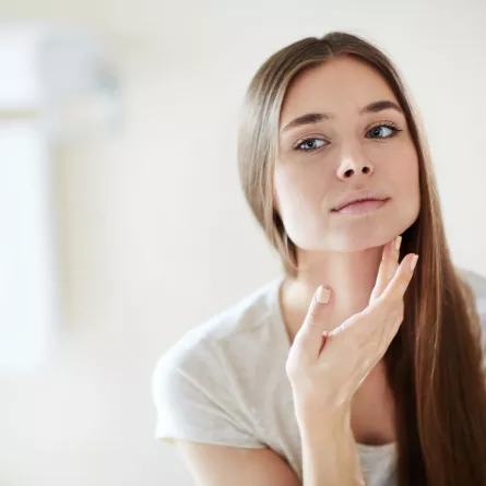 فوائد البشرة الدهنية وطرق العناية بها