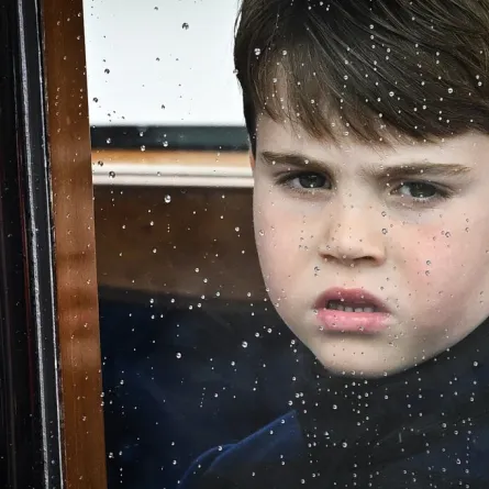 الأمير لويس Prince Louis خلال تتويج الملك تشارلز (مصدر الصورة: Oli SCARFF / AFP)