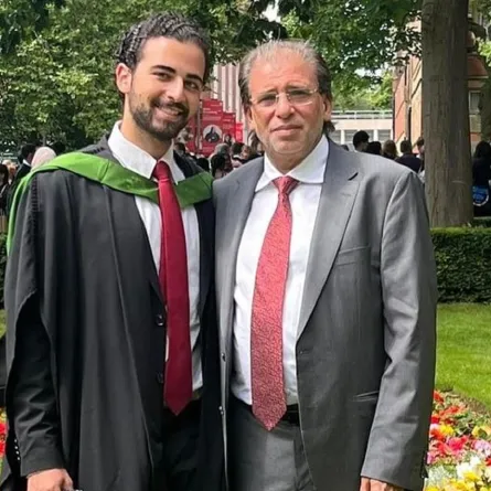 خالد يوسف يحتفل بتخرج نجله يوسف وهؤلاء هم أبناؤه