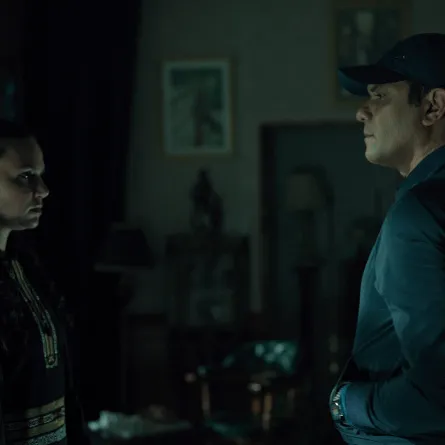 آسر ياسين وركين سعد من مسلسل موعد مع الماضي - الصورة من المكتب الإعلامي