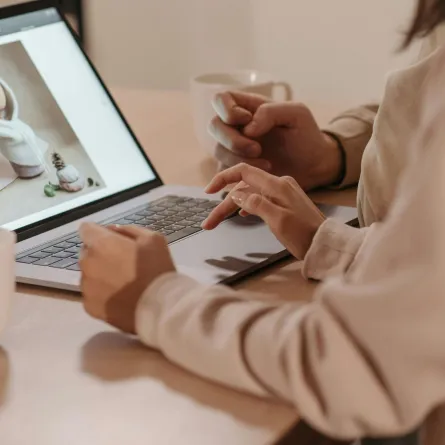 لتبدو صورك المهنية والشخصية أكثر احترافية، إليك قائمة بأفضل برامج تعديل الصور - الصورة من Pexels المصور pavel danilyuk