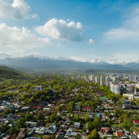 ألماتي هي أكبر مدينة في كازاخستان