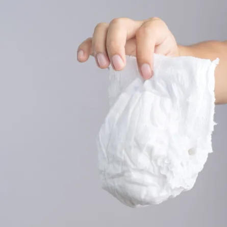 صورة تعبر عن مرحلة تخليص الطفل من الحفاض