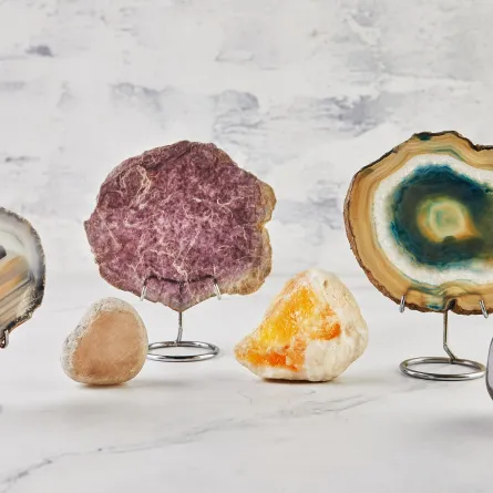 أحجار شبه كريمة 