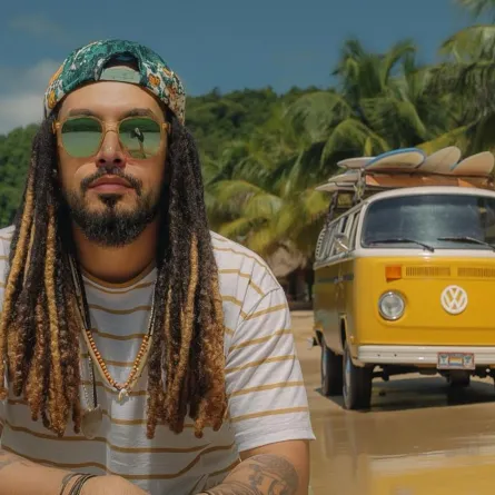 بوستر الأغنية - الصورة من الشركة المنتجة